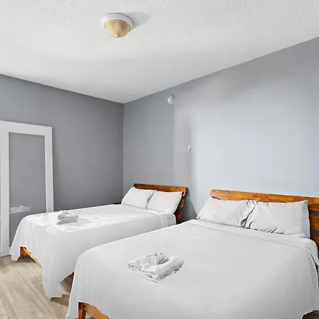 Garden Level 1Br Condo, Central Luxury Suite